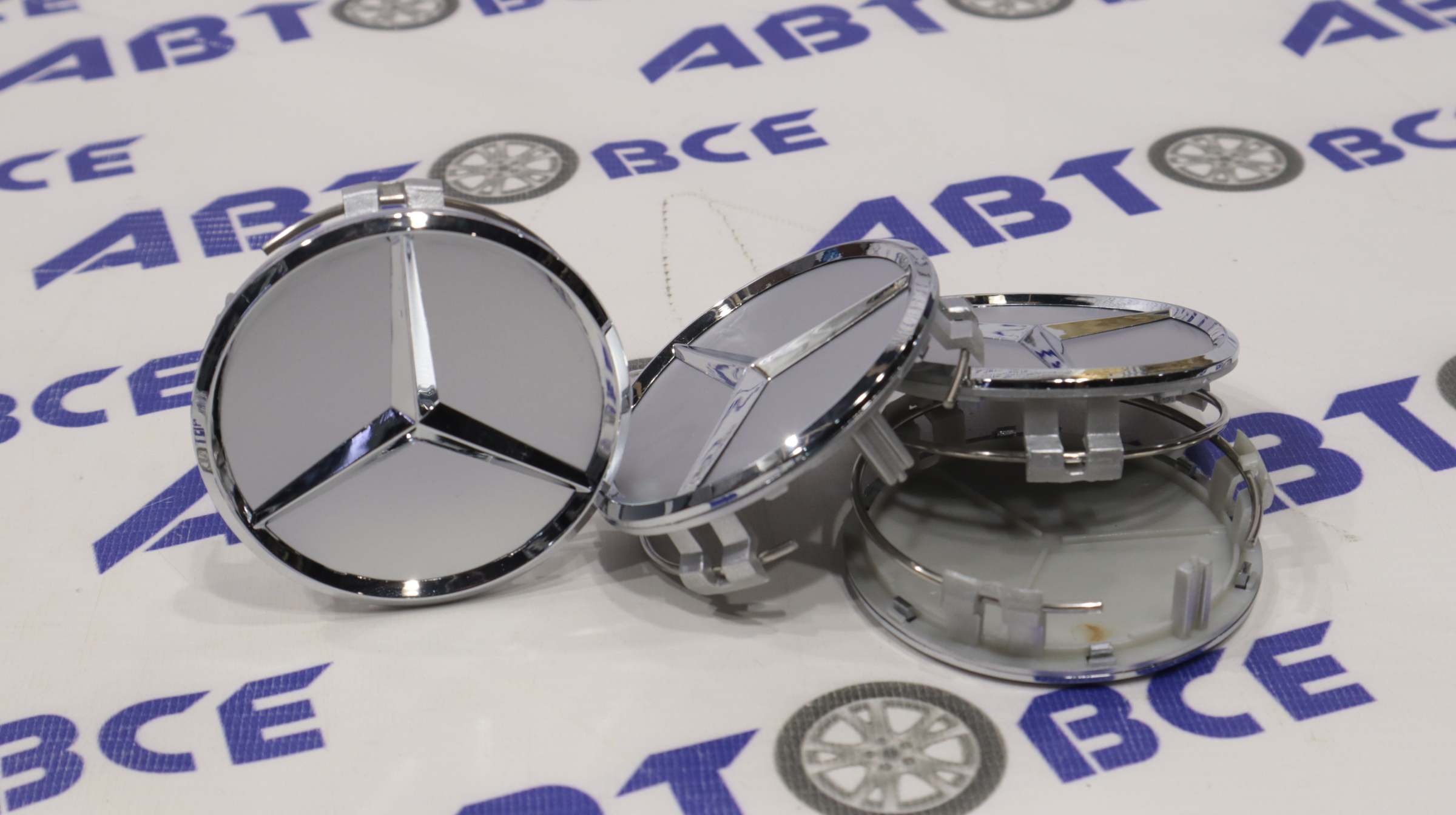 Колпачок ступицы (пластик) комплект 4шт Mercedes-Benz серые хром (74-75мм)